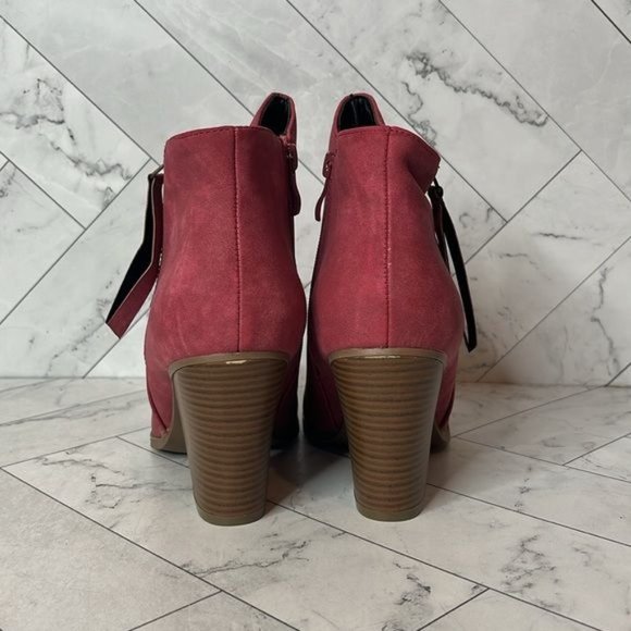 NWT Journee Collection Womens Red Vally Cloth Ankle Boot Shoe Size 8M - Picture 5 of 9